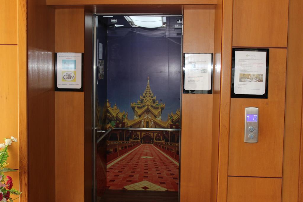Hotel Kan Kaw Yangon Esterno foto