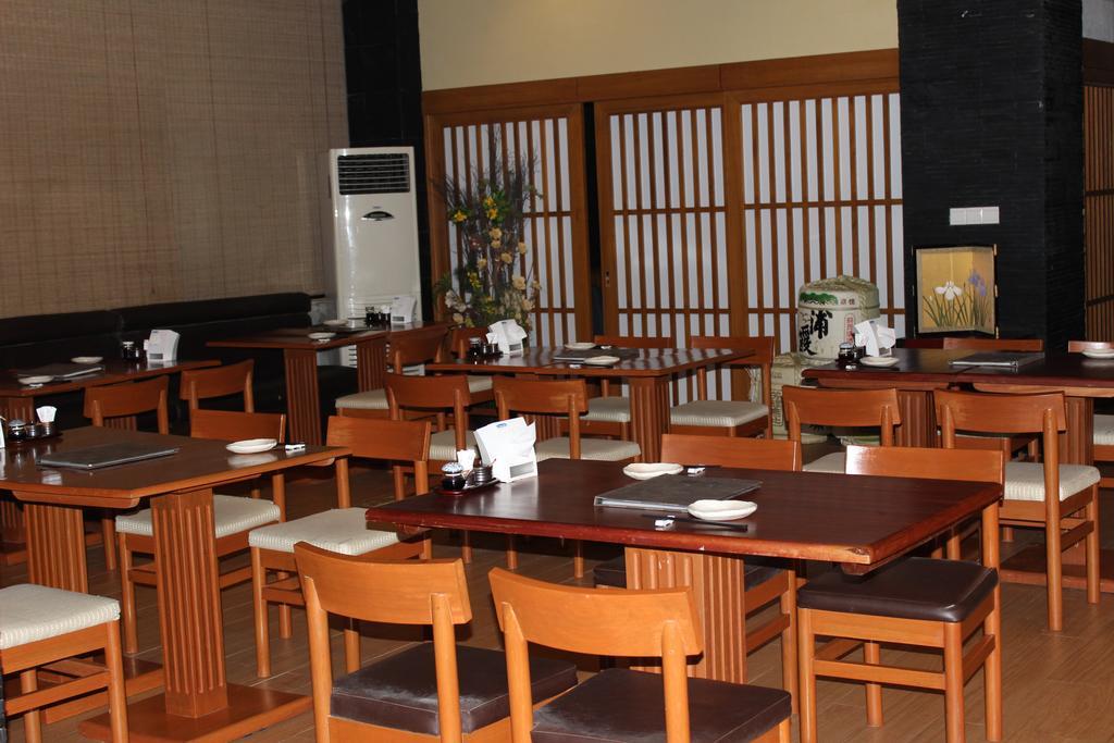 Hotel Kan Kaw Yangon Esterno foto