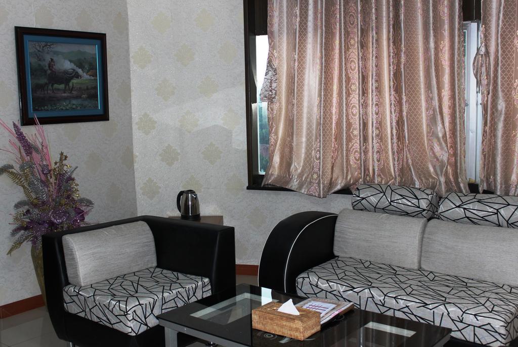 Hotel Kan Kaw Yangon Esterno foto