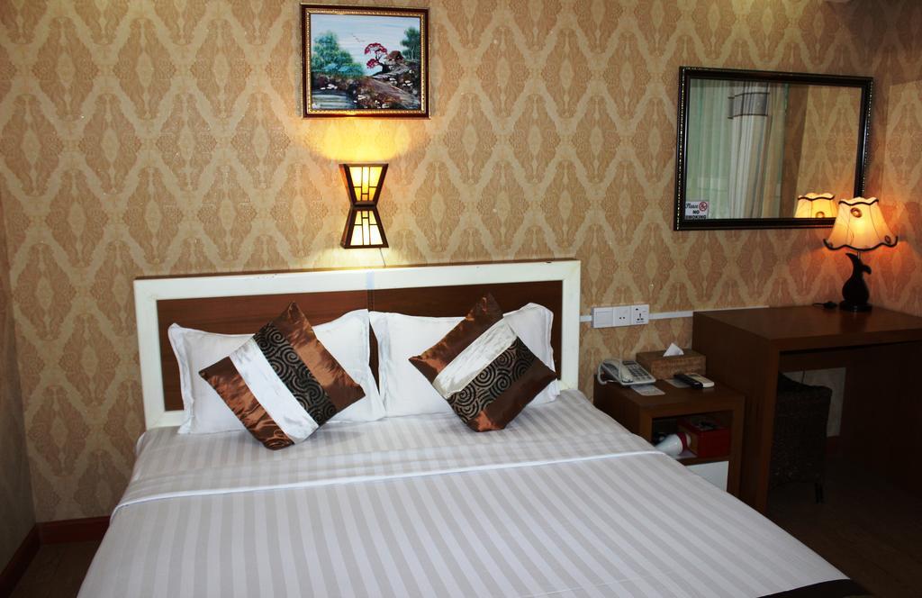 Hotel Kan Kaw Yangon Esterno foto