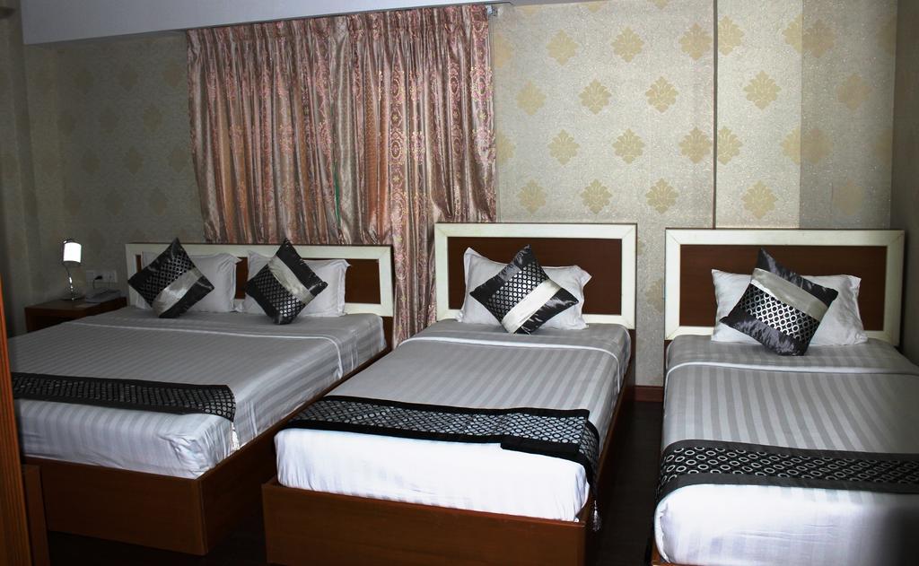 Hotel Kan Kaw Yangon Esterno foto