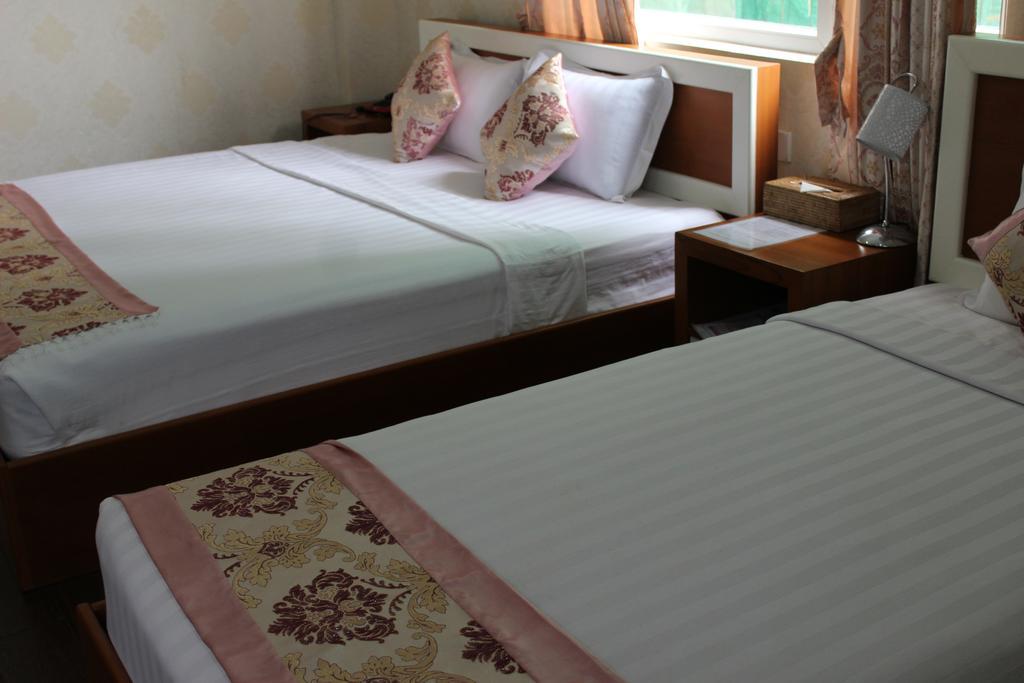 Hotel Kan Kaw Yangon Esterno foto