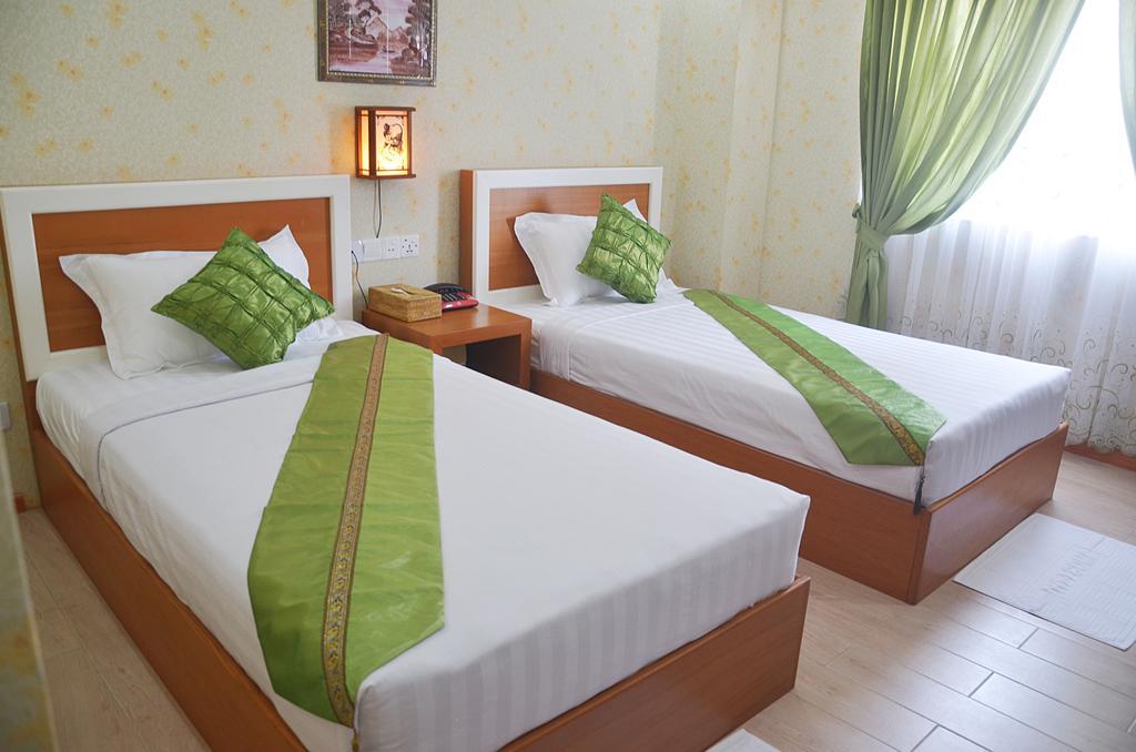 Hotel Kan Kaw Yangon Esterno foto
