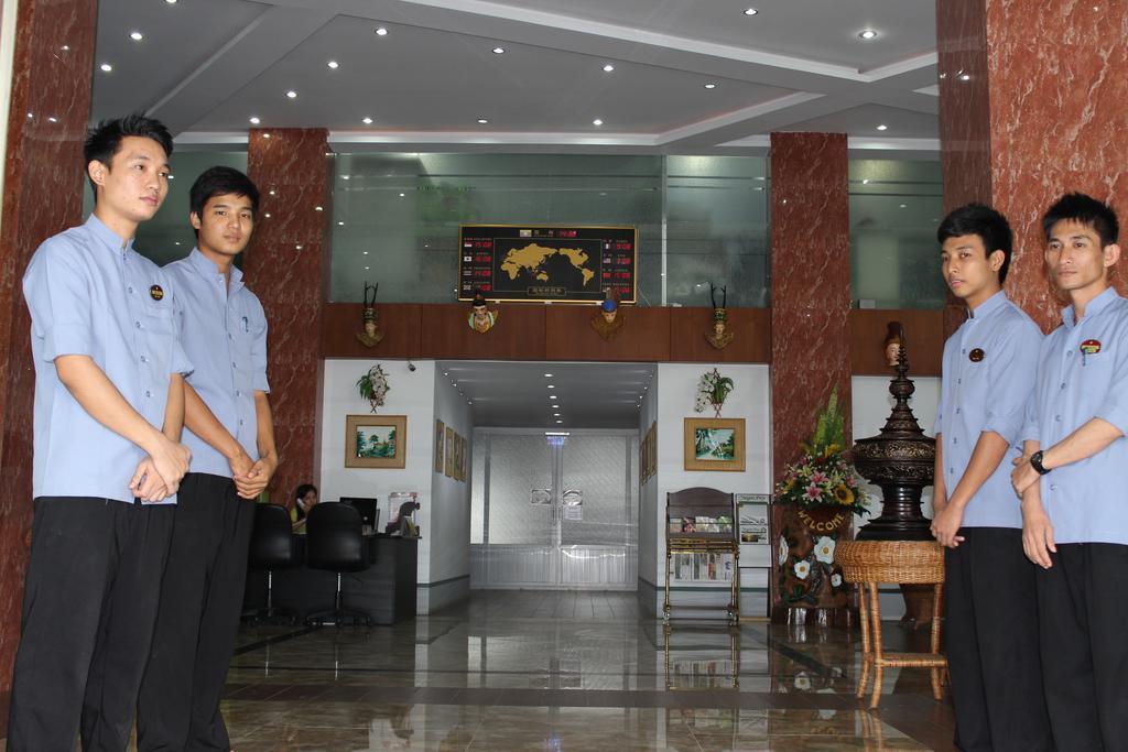 Hotel Kan Kaw Yangon Esterno foto