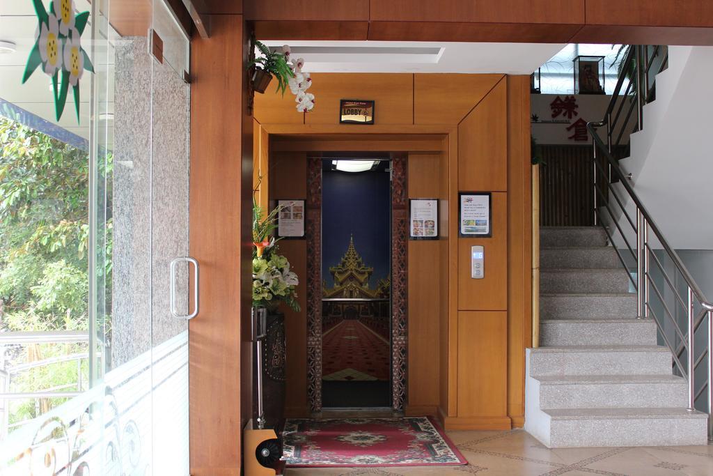 Hotel Kan Kaw Yangon Esterno foto